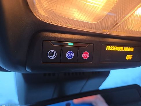 Used 2023 GMC Canyon Elevation w/ Convenience Package image 9