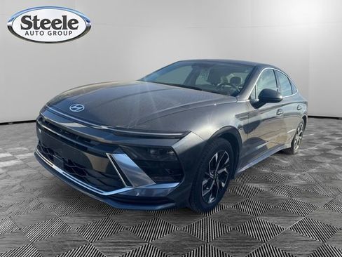 Used 2025 Hyundai Sonata SEL FWD image 1