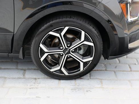 Used 2023 Kia Niro SX Touring image 47