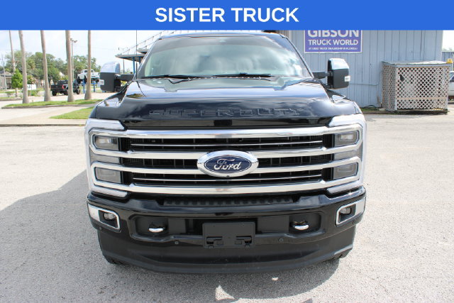Used 2025 Ford F250 Platinum AWD/4WD image 2
