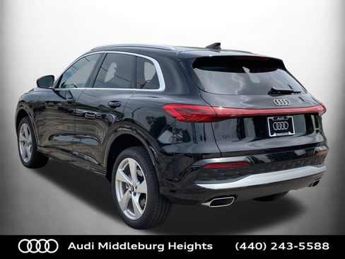 Used 2025 Audi Q5 Premium w/ Convenience Package image 9