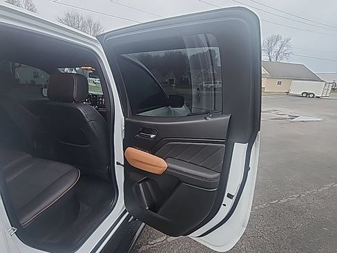 Used 2023 GMC Canyon AT4 AWD/4WD image 9