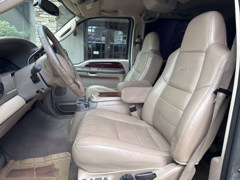 Used 2004 Ford Excursion Limited AWD/4WD image 8