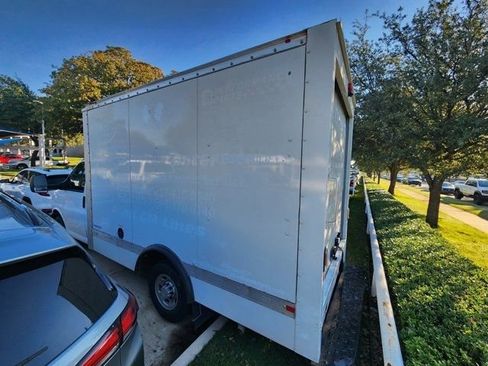 Used 2025 Chevrolet Express 3500 w/ Power Convenience Package image 5