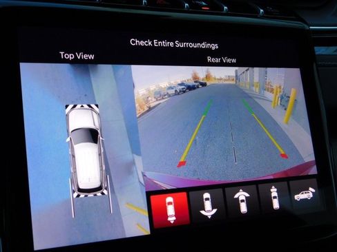 Used 2023 Jeep Grand Cherokee Overland w/ Adv Protech Group III image 24