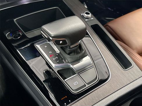 Certified 2024 Audi Q5 2.0T Premium AWD/4WD image 17