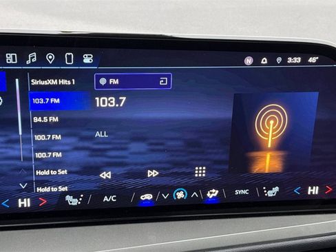 Used 2024 Chevrolet Traverse LT image 29