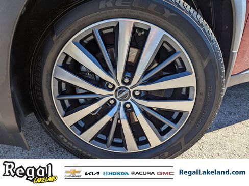 Used 2022 Nissan Pathfinder Platinum w/ Lighting Package (N92) image 33