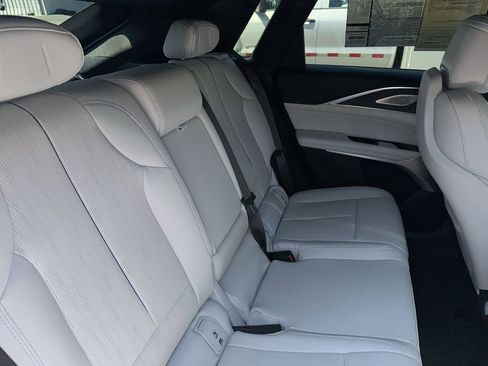 Used 2024 Cadillac Lyriq Sport RWD image 29