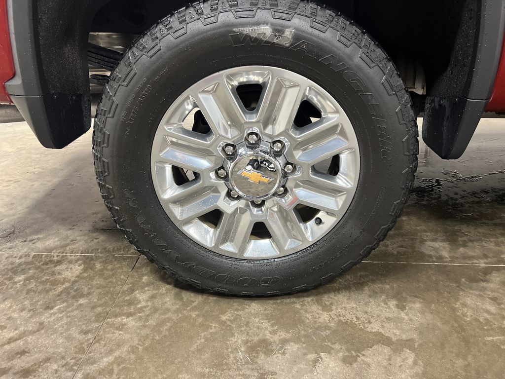 Certified 2024 Chevrolet Silverado 2500 High Country AWD/4WD image 10