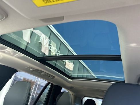 Certified 2025 Volvo XC90 B5 Plus image 27