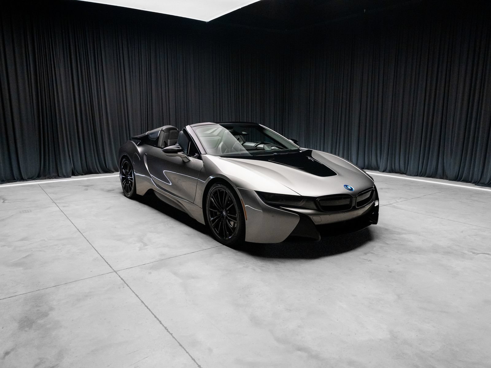 Used 2019 BMW i8 Roadster AWD/4WD image 2