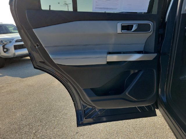 Certified 2022 Ford Explorer XLT w/ Equipment Group 202A AWD/4WD image 15