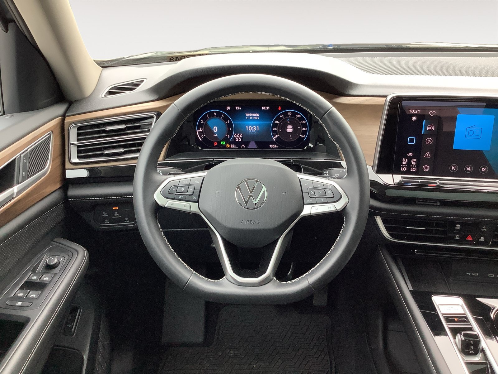 New 2025 Volkswagen Atlas SE FWD image 15