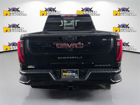 Used 2024 GMC Sierra 2500 Denali w/ Denali Reserve Package image 6