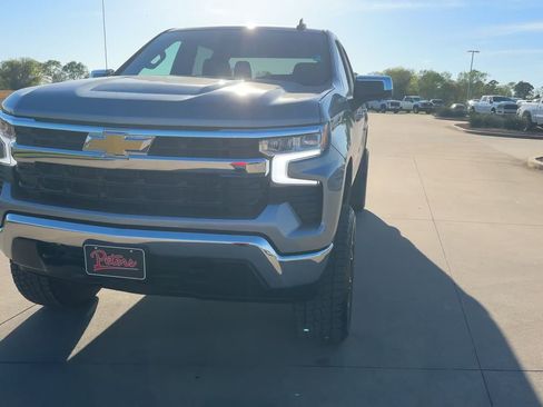 Used 2025 Chevrolet Silverado 1500 LT image 4