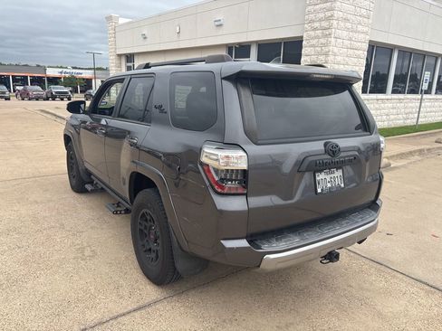 Used 2019 Toyota 4Runner TRD Off-Road Premium AWD/4WD image 2