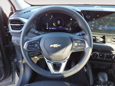 Used 2025 Chevrolet TrailBlazer LT w/ Convenience Package AWD/4WD image 13