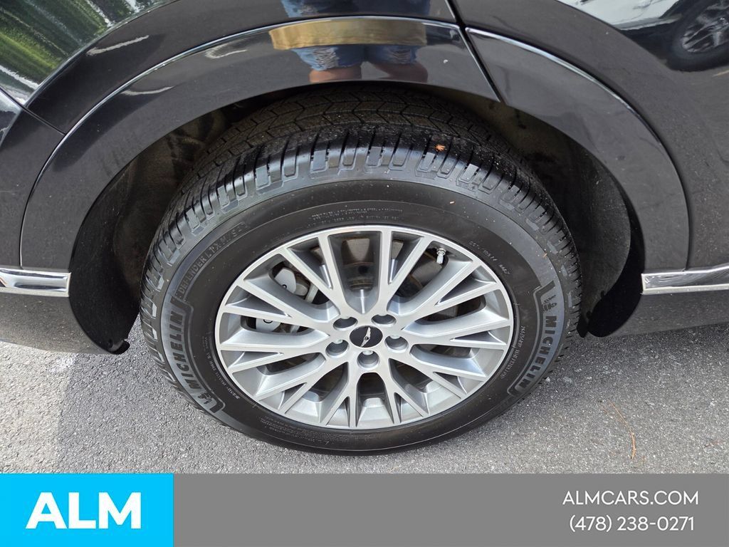 Used 2025 Genesis GV80 2.5T Standard AWD/4WD image 14