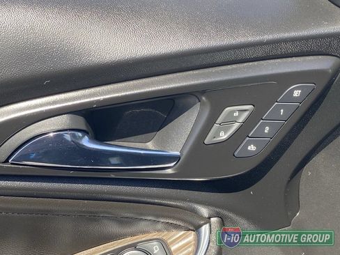 Used 2017 Chevrolet Malibu Premier w/ Driver Confidence Package FWD image 21