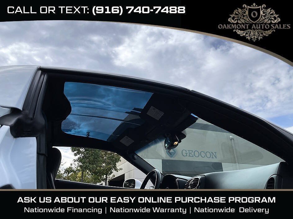 Used 2011 Chevrolet Corvette Coupe w/ 1LT RWD image 16