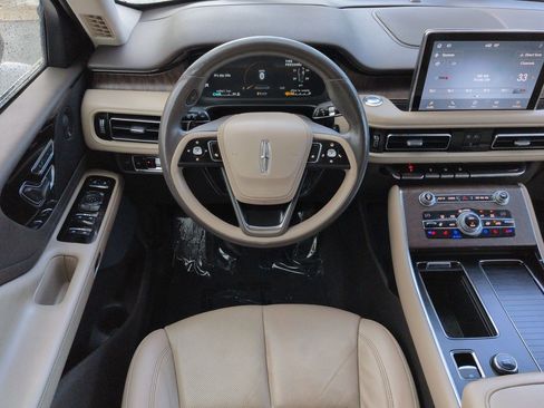Used 2020 Lincoln Aviator Reserve w/ Elements Package Plus AWD/4WD image 12