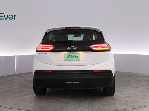 Used 2023 Chevrolet Bolt LT w/ Infotainment Package FWD image 15