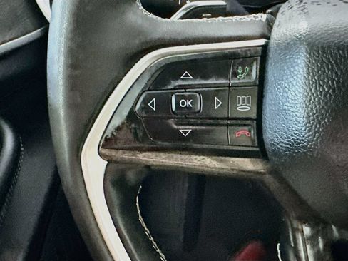 Used 2025 Jeep Grand Cherokee Limited AWD/4WD image 26