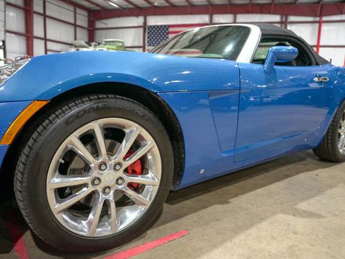 Used 2009 Saturn Sky Hydro Blue RWD image 40