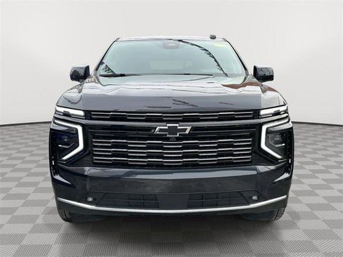 Used 2025 Chevrolet Suburban High Country image 7