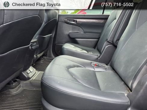 Used 2023 Toyota Highlander Limited image 20