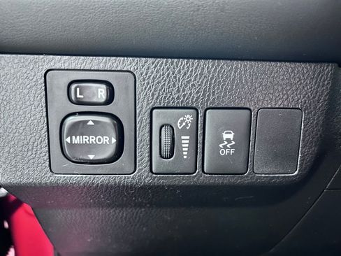 Used 2015 Toyota RAV4 Limited image 7