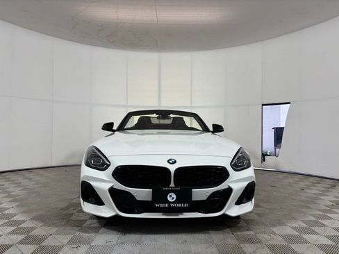 Used 2024 BMW Z4 M40i w/ Premium Package image 2