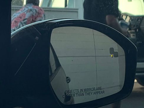 Used 2021 Land Rover Discovery Sport SE image 41