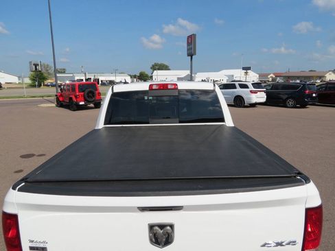 Used 2019 RAM 1500 Classic SLT w/ Luxury Group AWD/4WD image 10