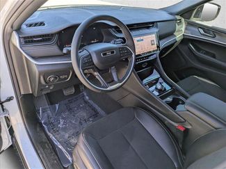 New 2026 Jeep Grand Cherokee Altitude video 3