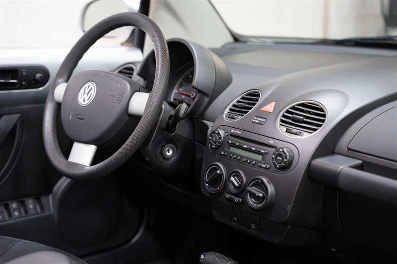Used 2007 Volkswagen Beetle Convertible FWD image 17