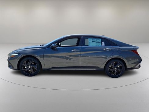 New 2026 Hyundai Elantra SEL Sport Premium FWD image 4
