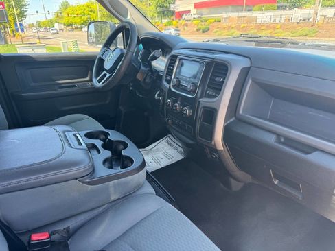 Used 2017 RAM 2500 Tradesman w/ Chrome Appearance Group AWD/4WD image 10