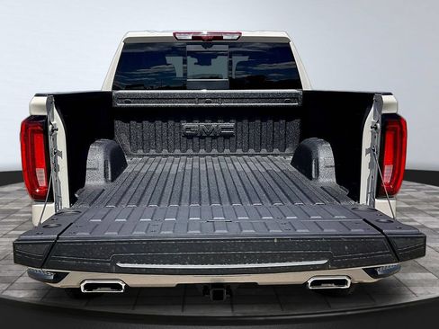 New 2026 GMC Sierra 1500 AT4 w/ AT4 Premium Package AWD/4WD image 17