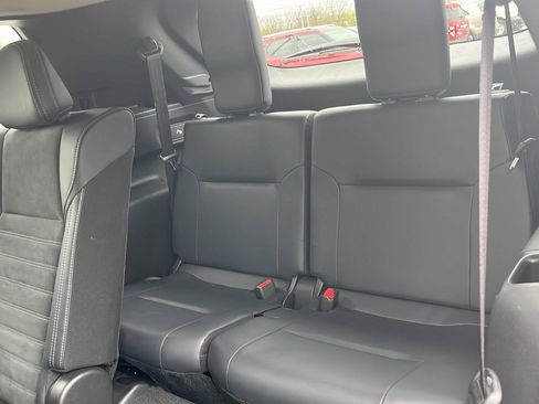 Used 2025 Mitsubishi Outlander SE AWD/4WD image 25