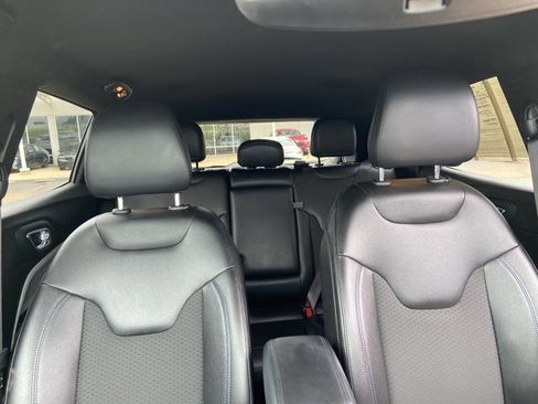 Used 2024 Jeep Compass Latitude AWD/4WD image 19