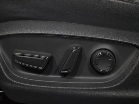 Used 2019 Toyota Camry XLE image 29