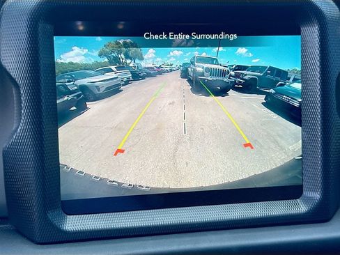 Used 2023 Jeep Wrangler Unlimited w/ Sun & Screen Package AWD/4WD image 15