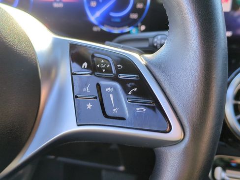 Used 2024 Mercedes-Benz EQB 250+ image 17