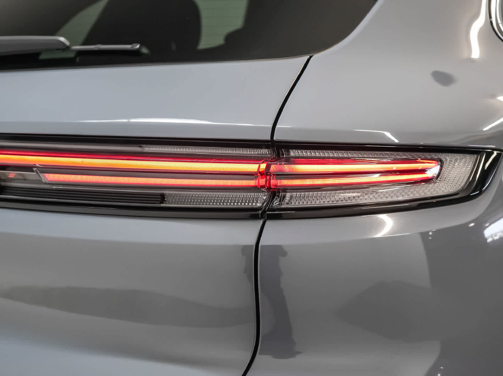 Certified 2024 Porsche Cayenne AWD/4WD image 13