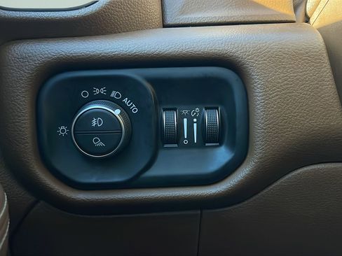 Used 2019 RAM 2500 Laramie image 22