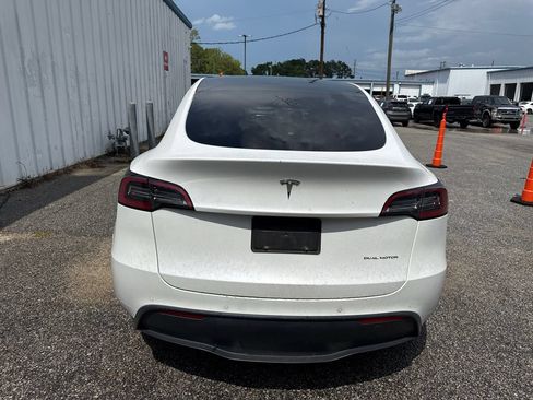 Used 2022 Tesla Model Y Long Range AWD/4WD image 7