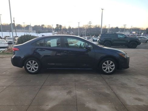 Used 2022 Toyota Corolla LE image 8