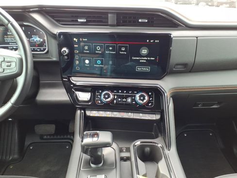 Used 2023 GMC Sierra 1500 AT4 image 13